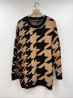 NWOT Express Houndstooth Plaid Chunky Knit Pullover Tunic Sweater Black Large